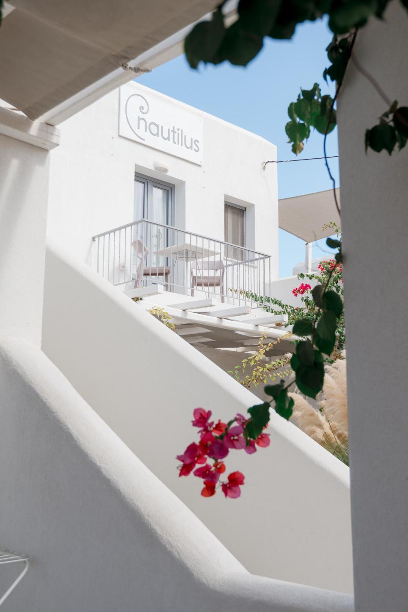 Nautilus Apartments-Suites Parikia  Exterior photo